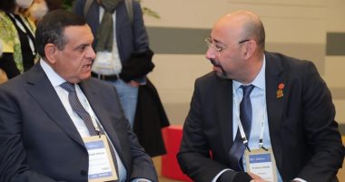 وزير التنمية المحلية يبحث تعزيز مجالات التعاون المشترك مع وفود كوريا الجنوبية