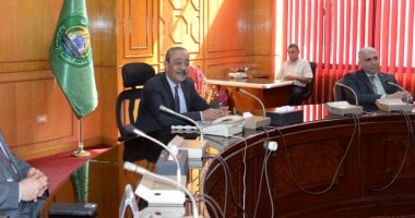 محافظ الإسماعيلية يستقبل رئيس جامعة قناة السويس ووفد طلابى