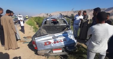 إصابة 8 أشخاص فى انقلاب سيارة نقل على الطريق الزراعى الشرقى بسوهاج.. صور