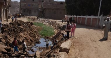 أهالى قرية سراوة فى أسيوط يشكون من عدم استكمال تغطية ترعة.. والمحافظة ترد