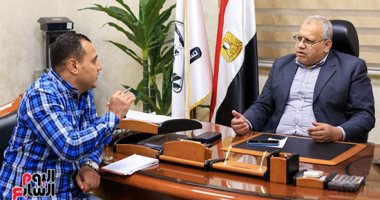 أمين اللجنة الاقتصادية فى حزب إرادة جيل: زيادة الإنتاج والتصدير حلول نهائية للأزمة الاقتصادية.. محمد حسين: مصر تستطيع التصدير بقيمة 100 مليار دولار.. ويؤكد: التوك توك خطر يهدد المصانع وسيقضى على "الأسطى"