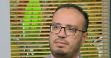 قصة كفاح تستاهل التحية.. "رائف" من عامل تشوينات إلى دكتور فى كلية التربية (فيديو)