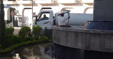 رئيس مدينة الأقصر يتابع أعمال رفع كفاءة النظافة بالشوارع.. صور