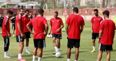 تغييرات فى تشكيل الأهلي فى مباراة العودة أمام اتحاد المنستيري.. كولر يدفع بمحمد شريف بدلاً من شادي حسين.. حمدى فتحي يجاور ديانج بخط الوسط واستبعاد عمرو السولية.. معلول وأكرم توفيق للجبهتين.. وسافيو أساسياً
