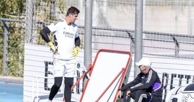 فحص طبي لتحديد موقف كورتوا من قيادة ريال مدريد ضد برشلونة فى الكلاسيكو