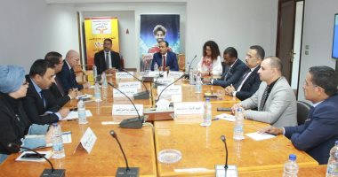 وزير الصحة العراقى يزور صندوق مكافحة الإدمان للاطلاع عَلى تجربة الخط الساخن