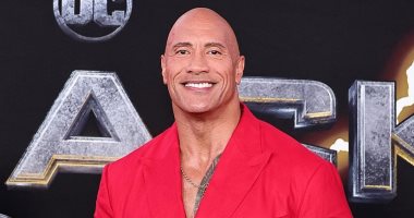 دوين جونسون ببدلة حمراء فى العرض الأول لفيلم Black Adam