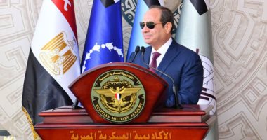 الرئيس السيسى خلال الاحتفال بتخريج دفعات جديدة من الكليات العسكرية: مصر تقف على أرض صلبة وقادرة على تخطى كافة التحديات وعبور الأزمات.. ويؤكد: لن تتقدم أية دولة فى العالم وتعبر مشاكلها سوى بالأمن والاستقرار