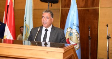 "هندسة سوهاج" تستقبل طلابها الجدد وتكرم المتفوقين بحضور نقيب المهندسين.. صور