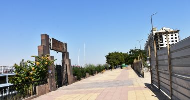 محافظ أسوان يتابع الأعمال الجارية بمشروع "ممشى أهل مصر" بطول 13 كم.. صور
