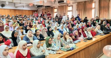 كلية التكنولوجيا والتعليم بجامعة حلوان تنظم لقاءات تعريفية للطلاب الجدد.. صور