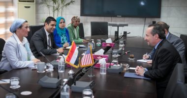 وزيرة البيئة تناقش مع القائم بأعمال السفارة الأمريكية بالقاهرة سبل تعزيز التعاون