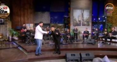 رامى رضوان يشارك فى غناء "بنت الجيران" مع عمر كمال باستديو "مساء دى أم سى"
