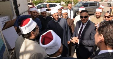 محافظ الدقهلية يشهد تسليم الدفعة السابعة من لحوم صكوك الأضاحى.. صور