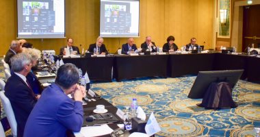 ‫ وزير الرى ورئيس المجلس العالمى للمياه يفتتحان اجتماع مجلس المحافظين الـ79
