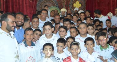 الأنبا يواقيم يرسم 120 شماسا جددا بكنيسة الشهيد مارجرجس بأرمنت الحيط