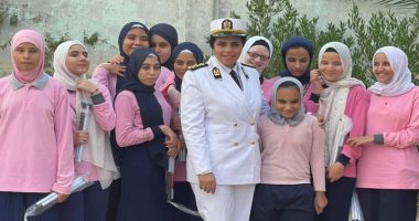 الداخلية تحتفل باليوم العالمى للمكفوفين.. استخراج وثائق الأحوال المدنية والجوازات بالمجان.. إهداء الطلاب دليل الخدمات الشرطية بطريقة برايل.. وتوزيع 603 عصى بيضاء على متحدى الإعاقة "فاقدى البصر".. صور