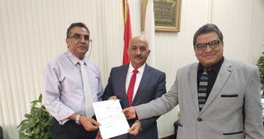 تكليف الدكتور عبده كساب قائما بأعمال عميد كلية الآداب جامعة الزقازيق