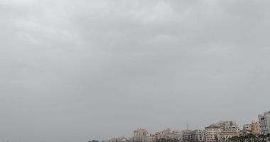 الطقس في الإسكندرية.. غيوم وسحب رمادية تغطى سماء عروس البحر 
