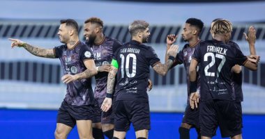 الشباب يواصل صدارة ترتيب الدوري السعودي برباعية في الخليج.. فيديو