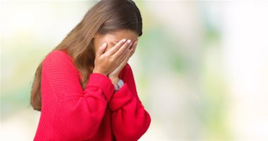 قهر ولا فرح ولا دموع تماسيح؟ ما تخبرك به لغة الجسد عن البكاء