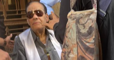 حلمى بكر من أمام نقابة الموسيقيين: مصطفى كامل فنان جدع ولازم ياخد دورته كاملة