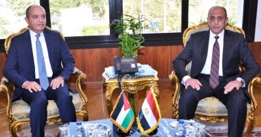 وزير الطيران يبحث مع السفير الأردنى بالقاهرة تعزيز التعاون فى مجال النقل الجوى
