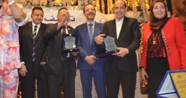 حزب التحرير المصرى يكرم الزميل محمد ثروت فى احتفالات انتصارات أكتوبر 