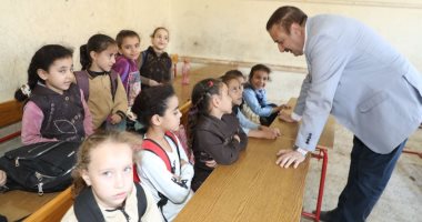 محافظ المنوفية يقرر نقل مسئولي إحدى المدارس لضعف الإشراف وتدنى مستوى النظافة