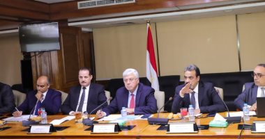 وزيرا التعليم العالى والاتصالات يتابعان مشروع ميكنة المستشفيات الجامعية.. صور