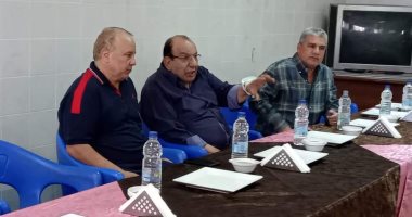 شوقى غريب يجتمع مع رئيس قطاع الناشئين بالمقاولون قبل مواجهة المحلة