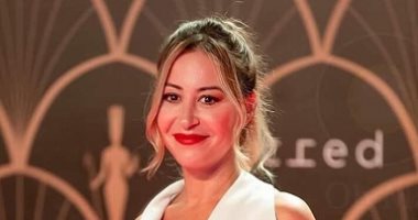 منة شلبي عن علاقتها بالراحل محمود عبد العزيز: أبويا الثانى وأول من قدمنى