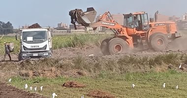 الوحدة المحلية لمركز سمالوط تواصل جهودها لرفع التراكمات بالمقلب الوسيط  