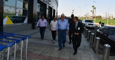 فودة يتفقد أعمال اللاند سكيب بمطار شرم الشيخ طريق السلام والأعمال الفنية والجداريات
