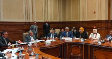 وزير التنمية المحلية: رصف 7000كم بتكلفة 25 مليار جنيه العامين القادمين
