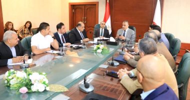 محافظ سوهاج يلتقى أعضاء التحالف الوطنى للعمل الأهلى التنموى