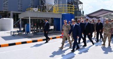 الرئيس السيسي: ما فيش وقت نضيعه والرمال السوداء محتاج متابعة بدقة شديدة