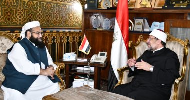 وزير الأوقاف يستقبل رئيس مجلس علماء باكستان لبحث سبل التعاون المشترك