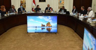 وزير الإسكان يلتقى نظيرته التونسية لعرض التجربة المصرية فى الإسكان وإنشاء المدن