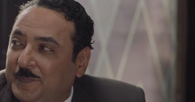 ياسر الطوبجى يجسد شخصية الكاتب بديع خيرى فى مسلسل "الضاحك الباكى".. صور
