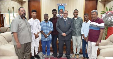 رئيس جامعة الأقصر يلتقى الطلاب الوافدين المقيدين بكليات الجامعة
