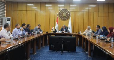 وزير القوى العاملة يوجه بوضع آليات لتفعيل دور أجهزة السلامة والصحة المهنية