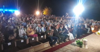 فرقة أسوان للفنون الشعبية تحيى ليلة تعامد الشمس بمعبد أبو سمبل