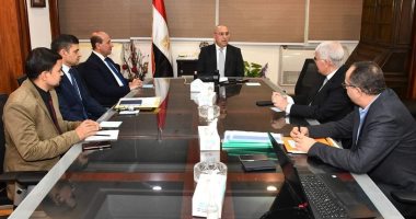 وزير الإسكان يتابع الموقف التنفيذي لمشروع سد جوليوس نيريرى بتنزانيا