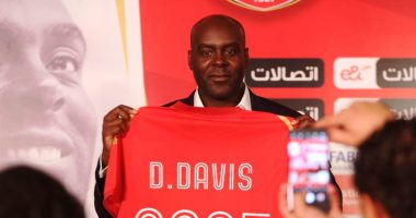 الأهلي يقدم ديفيد ديفيز مدرب فريق اليد والإسبانى يطلب تعلم العربية.. صور 