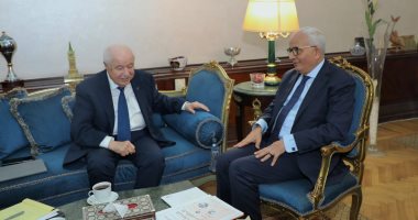 وزير التربية والتعليم يلتقى الرئيس المؤسس لمجموعة طلال أبو غزالة العالمية