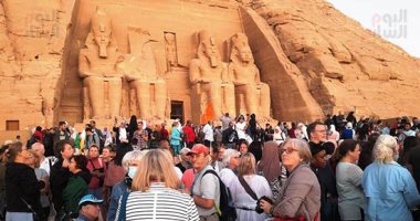 شاهد ظاهرة تعامد الشمس على وجه الملك رمسيس فى معبد أبو سمبل