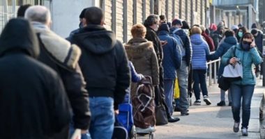 ألمانيا تغرق فى أزمة اقتصادية طاحنة.. التضخم يصل لأكثر من 10%.. الشعب الألمانى يكتوى من ارتفاع الأسعار وفواتير الطاقة.. 13 مليون شخص تحت خط الفقر.. وبنوك الطعام تُغلق أبوابها بسبب العدد الهائل من المحتاجين