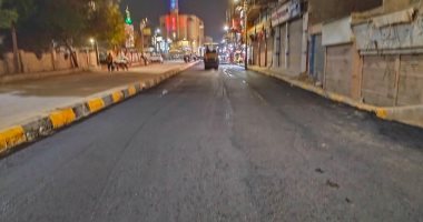 الجيزة تواصل أعمال تطوير ورصف طريق عمرو بن العاص بالبدرشين.. صور
