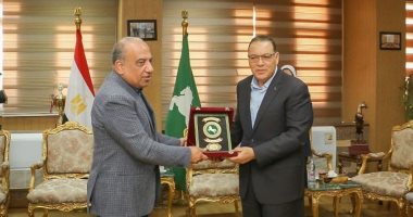 وزير قطاع الأعمال العام يلتقي محافظ الشرقية لبحث تعزيز التعاون المشترك